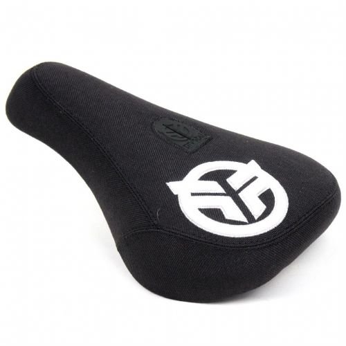 Седло Federal Mid Pivotal Logo – черное с вышитым белым логотипом