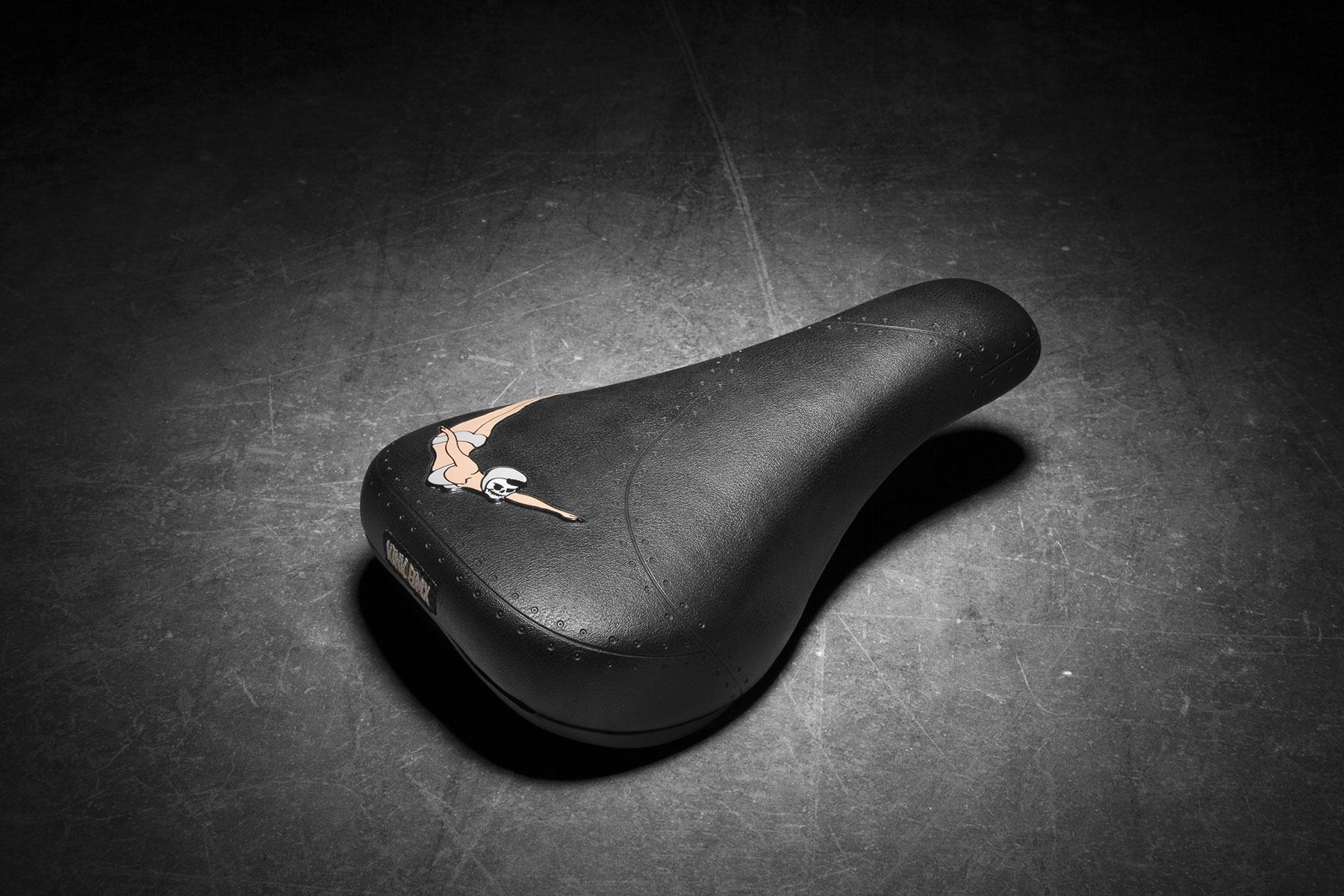 Седло KINK BMX High Dive Stealth Pivotal черное
